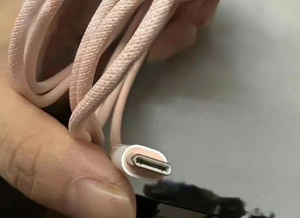 兰溪苹果15维修店分享iPhone15USB-C数据线长啥样